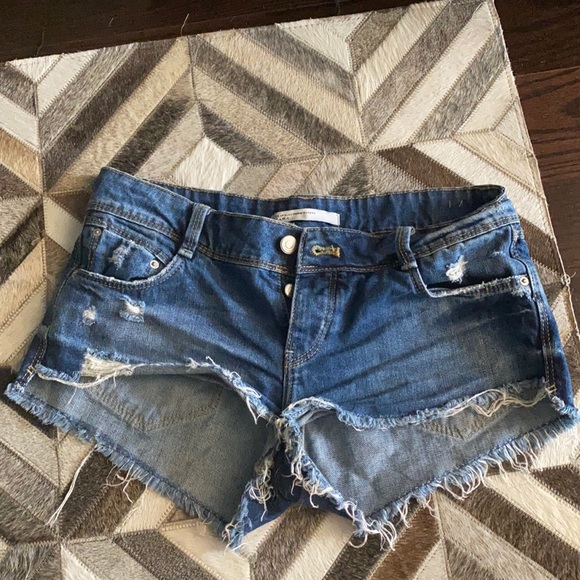 ZARA Trafaluc Denim Jean Shorts Size 2 - Picture 3 of 6